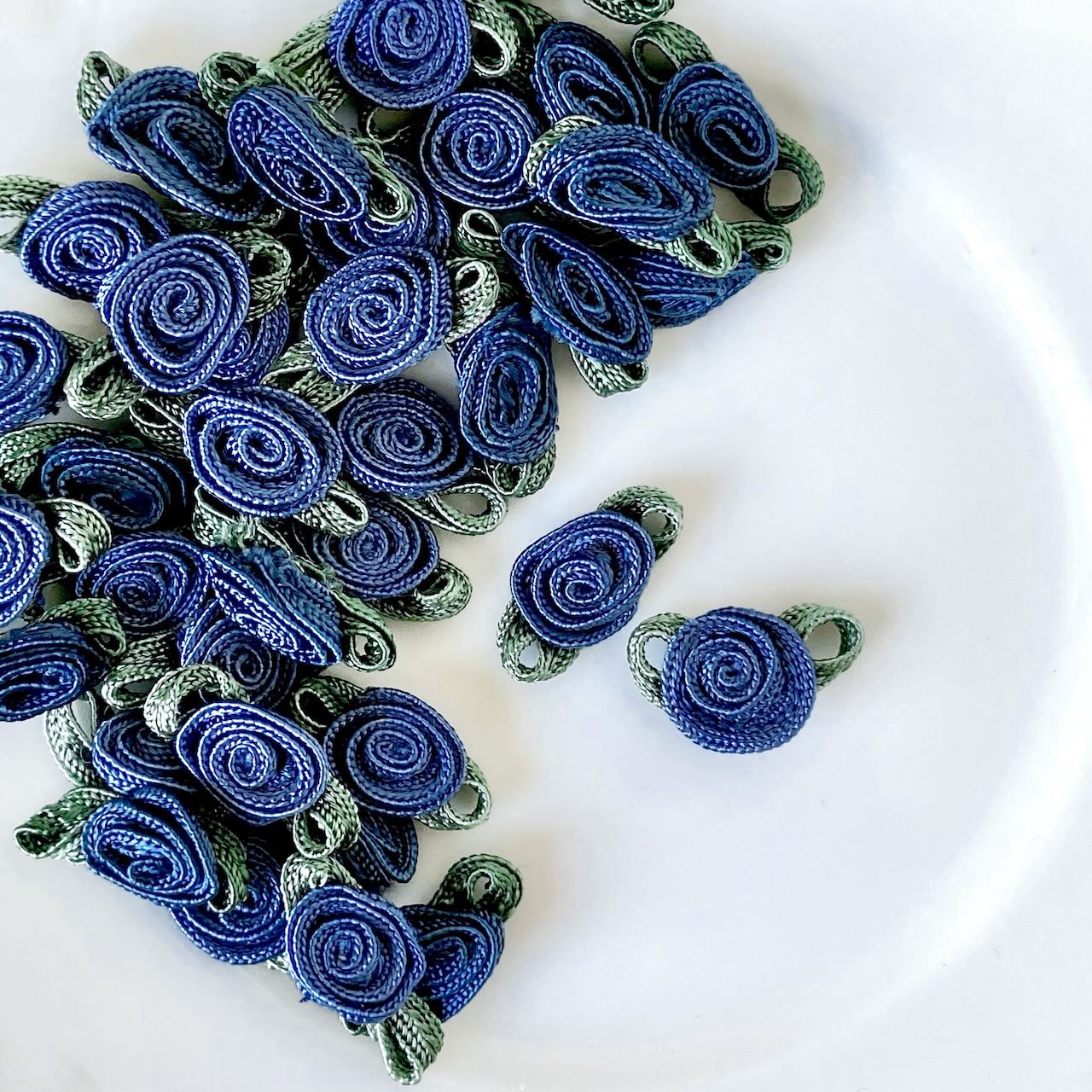    Rayon_Rolled_Rose