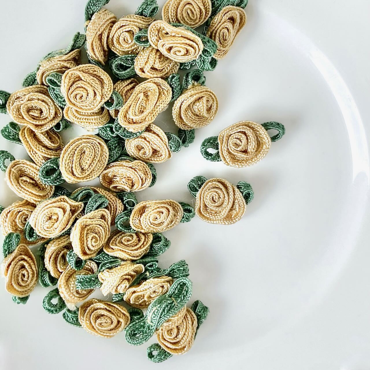     Rayon_Rolled_Rose