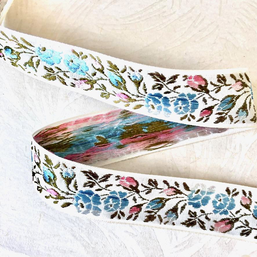     Rosebud_Jacquard_Ribbon_Blue