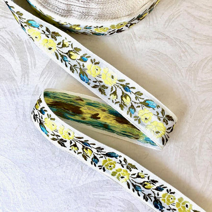     Rosebud_Jacquard_Ribbon_Yellow