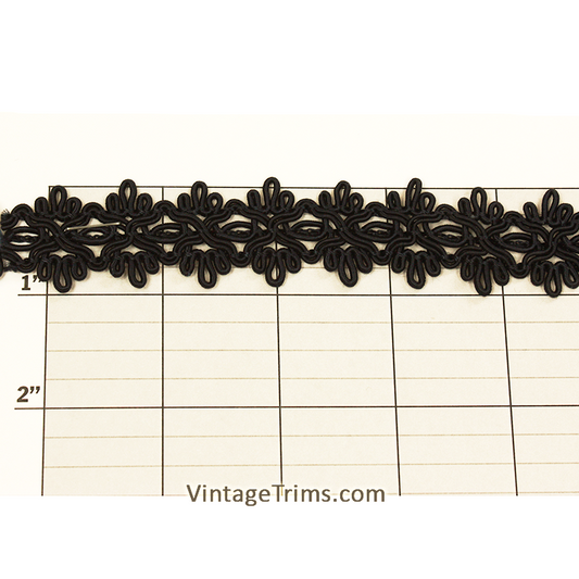 Interlocking Flowers Decorative Braid 1"