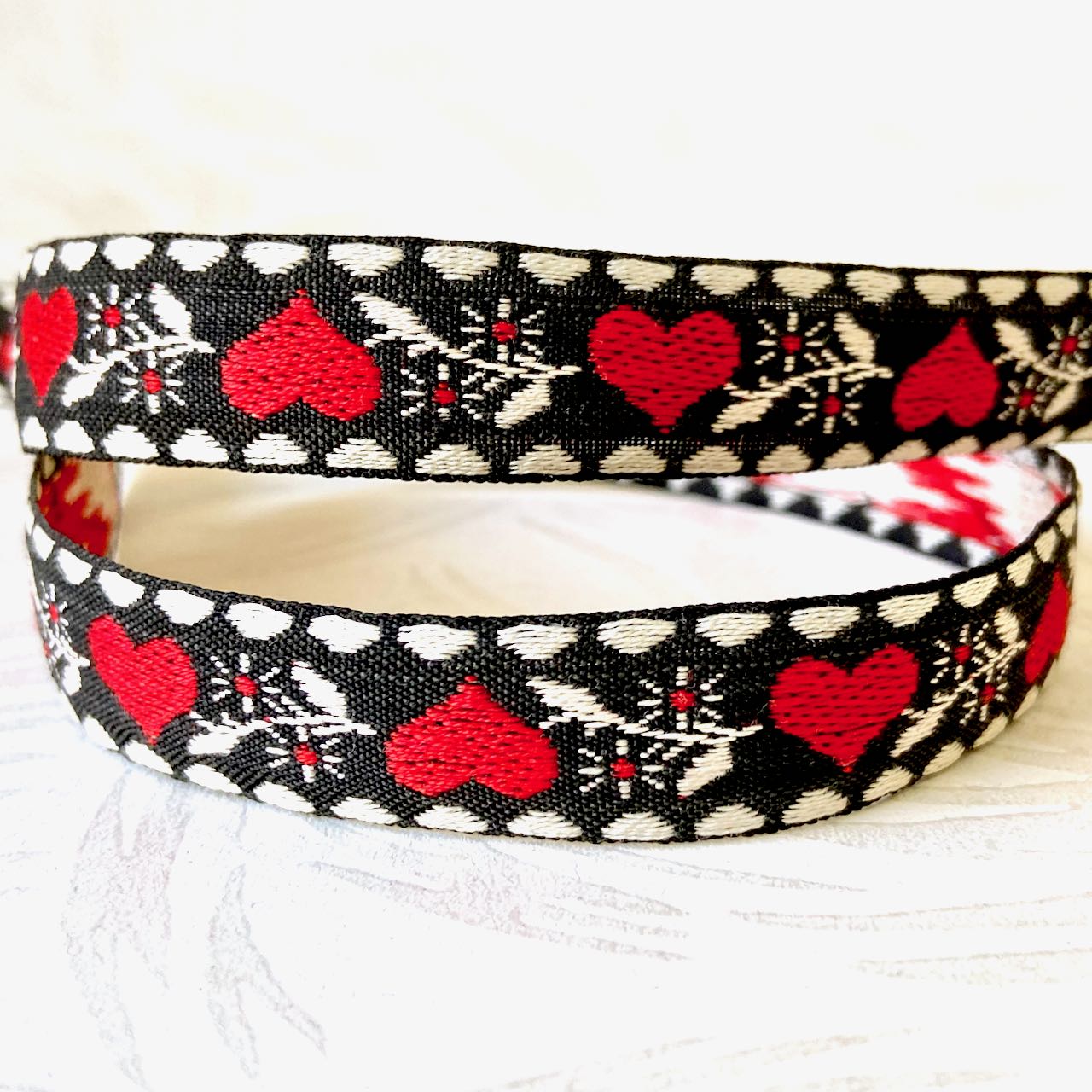    Vine_Heart_Jacquard_Ribbon