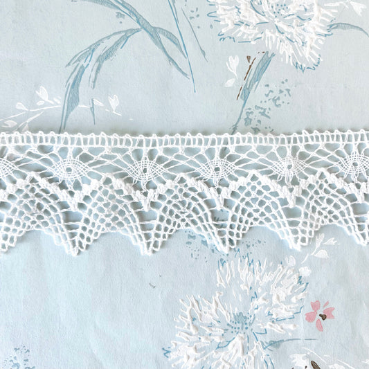    Wide_Pointed_Cluny_Lace